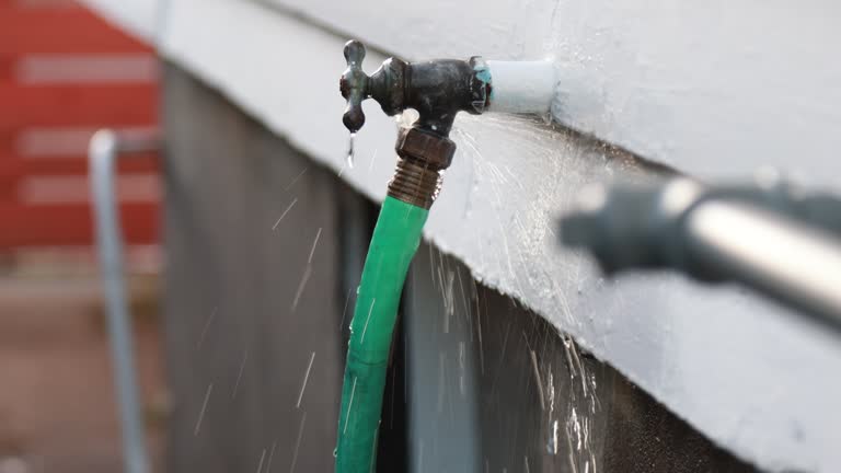 Best Siding Removal and Disposal  in Woodlake, CA